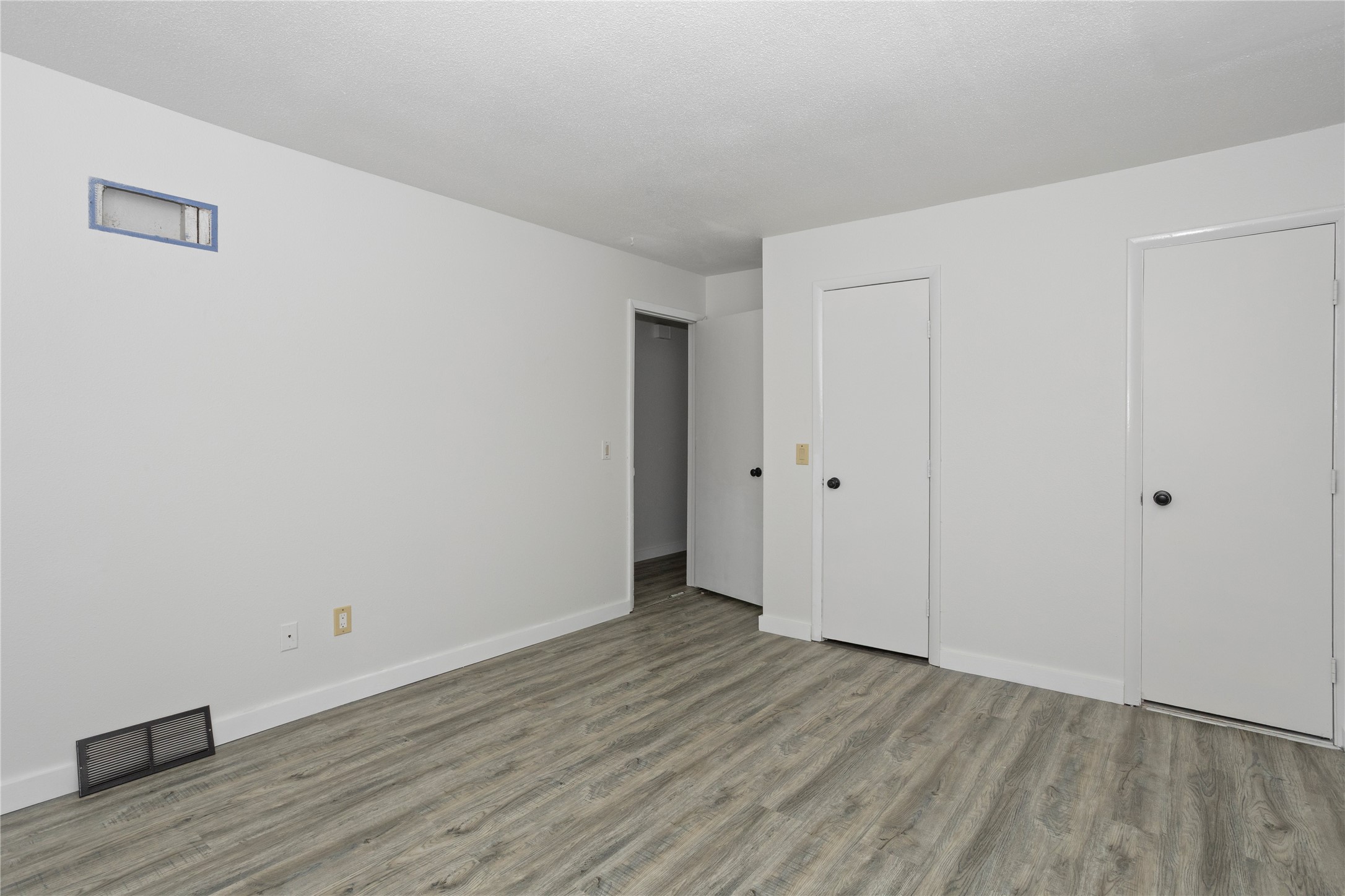 724 Knolls Court