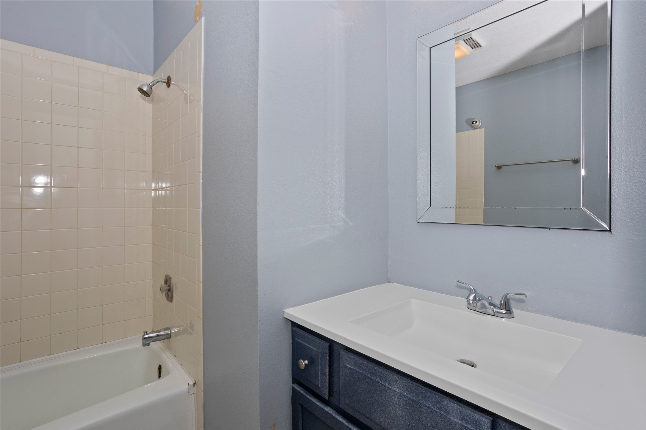 724 Knolls Court