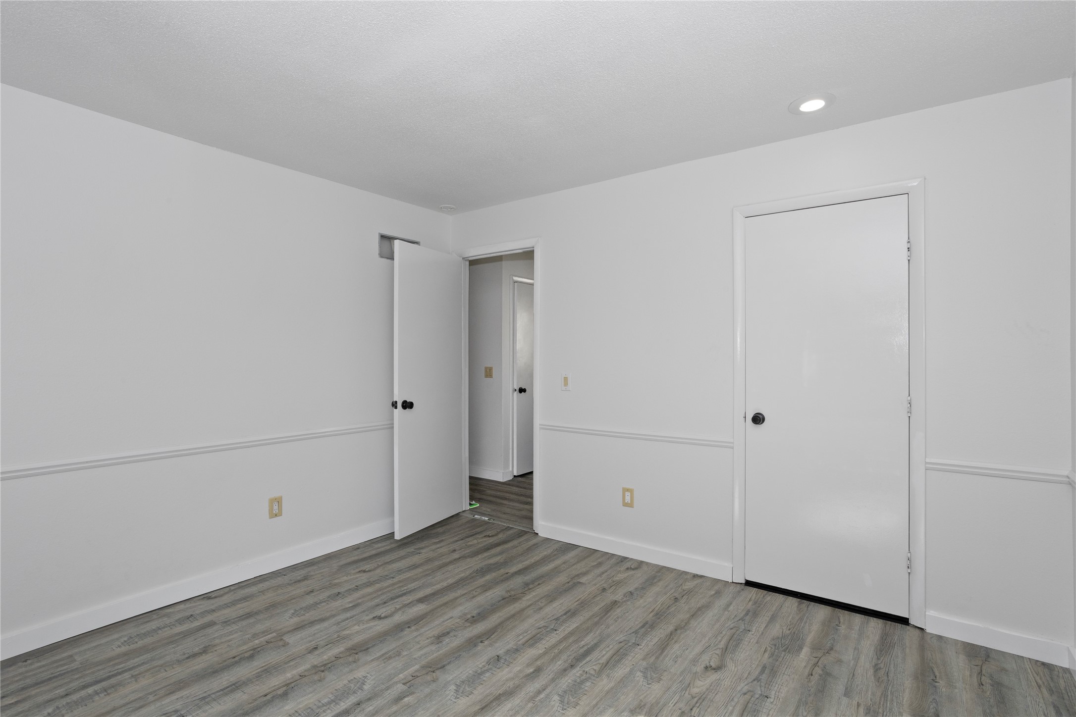724 Knolls Court