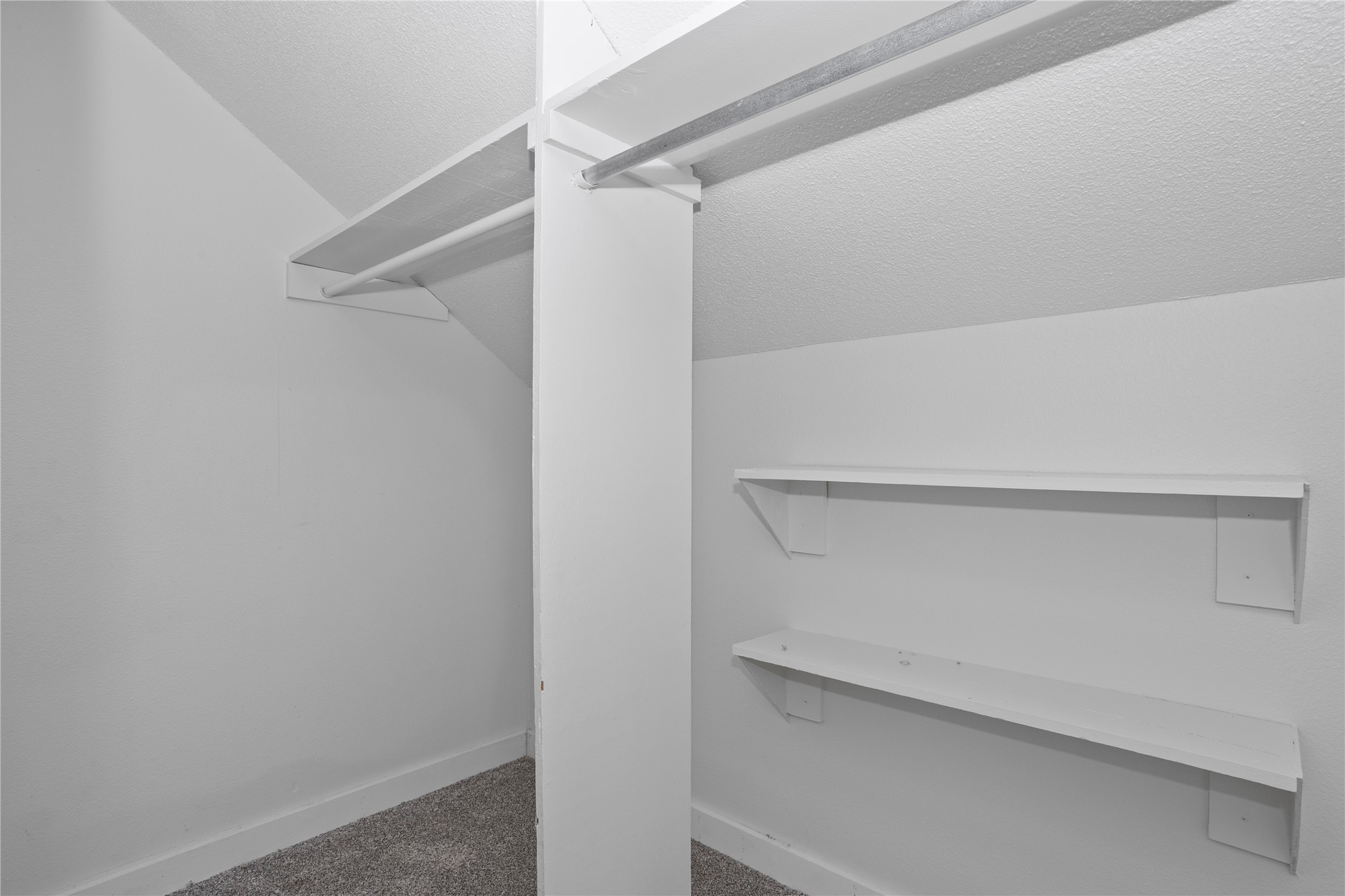 724 Knolls Court