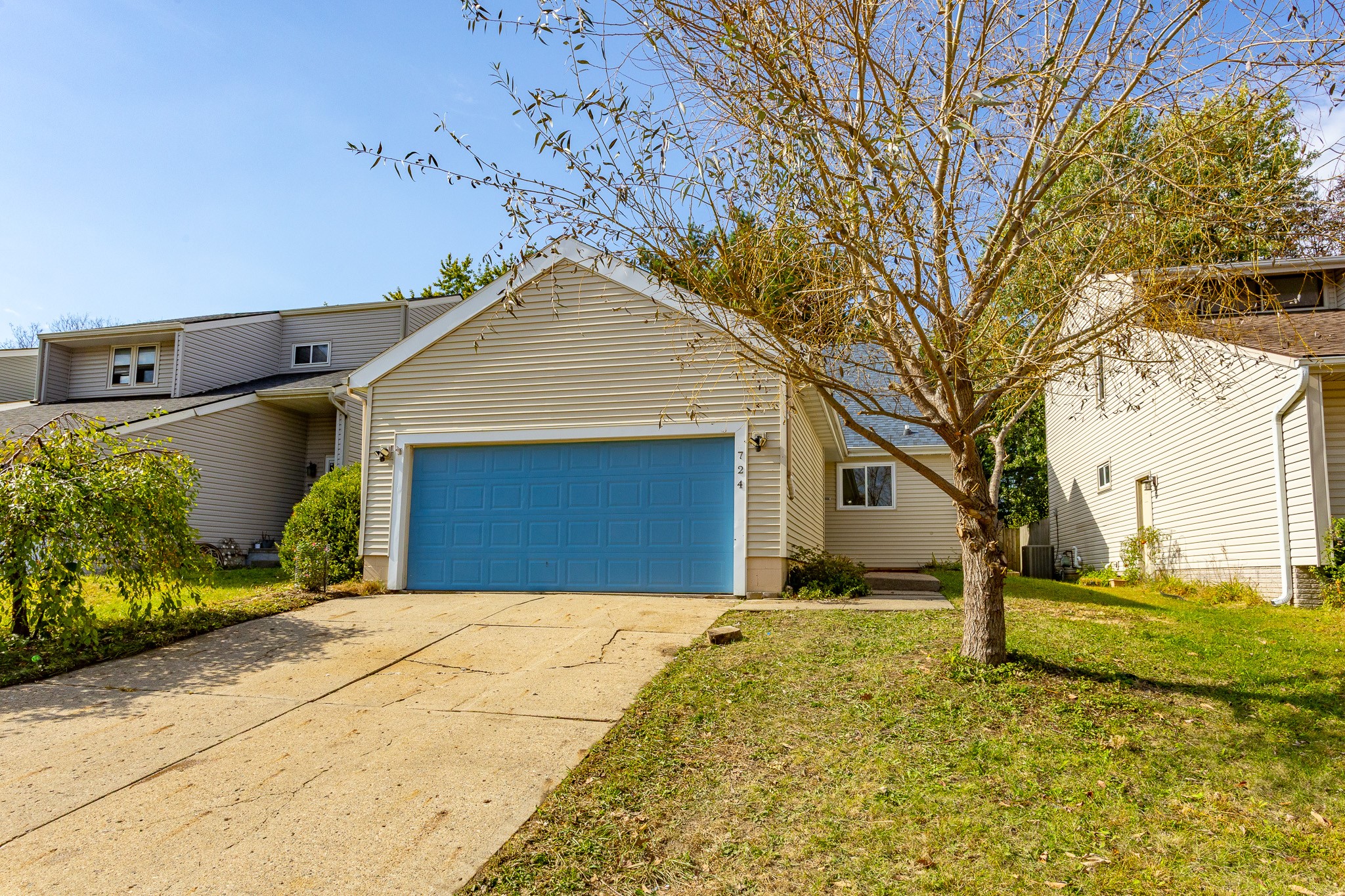 724 Knolls Court
