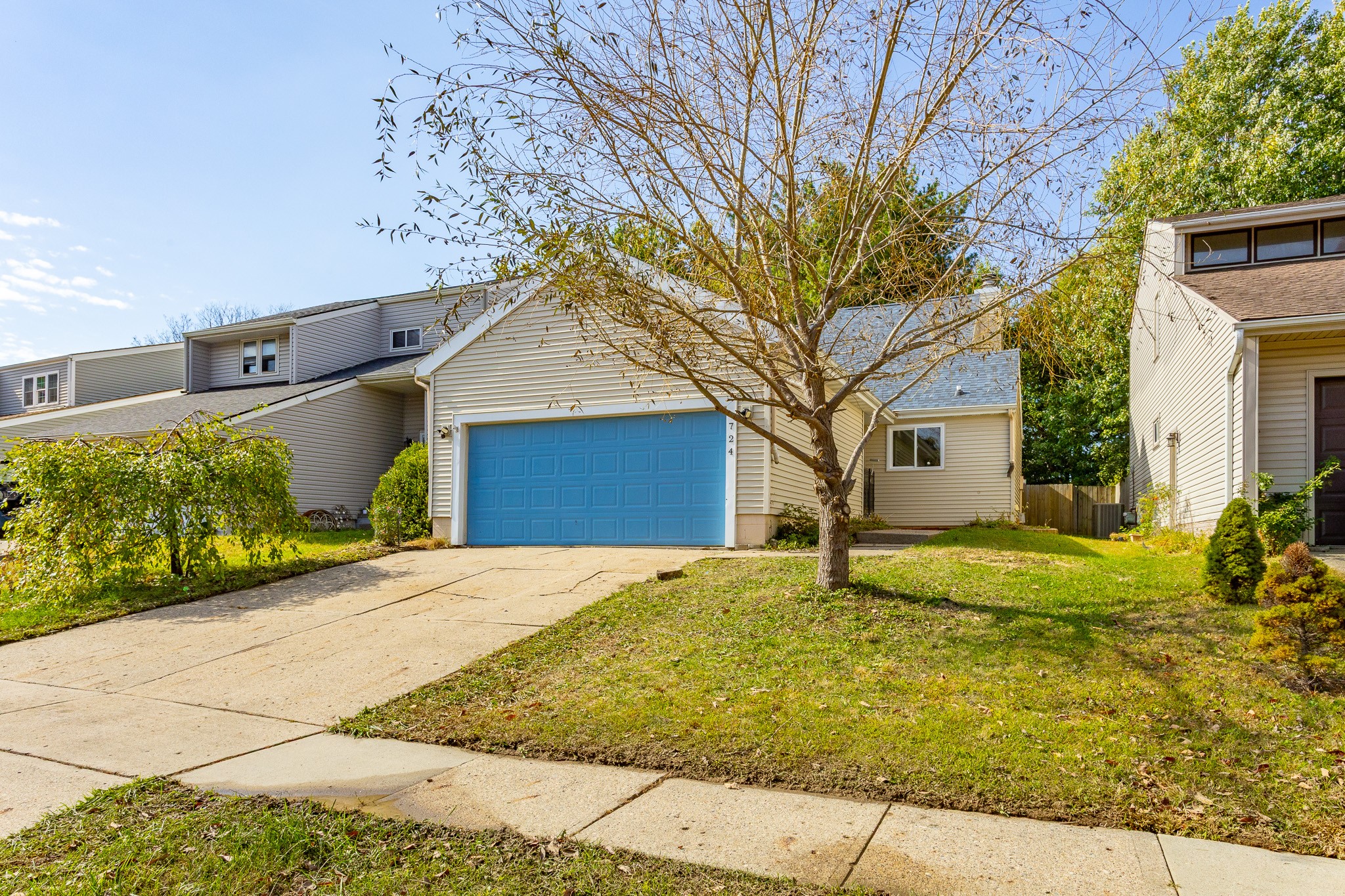 724 Knolls Court