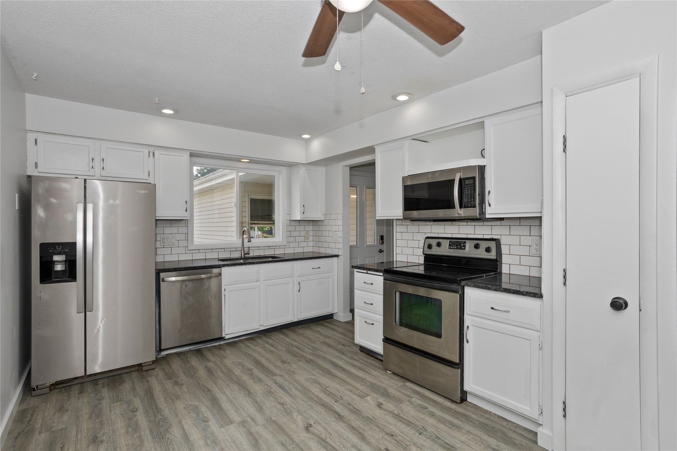 724 Knolls Court