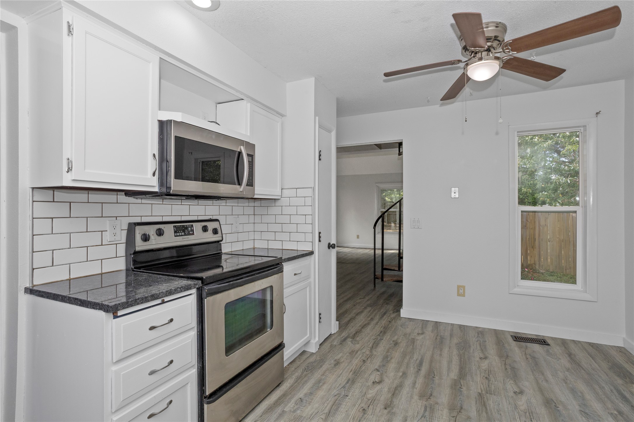 724 Knolls Court