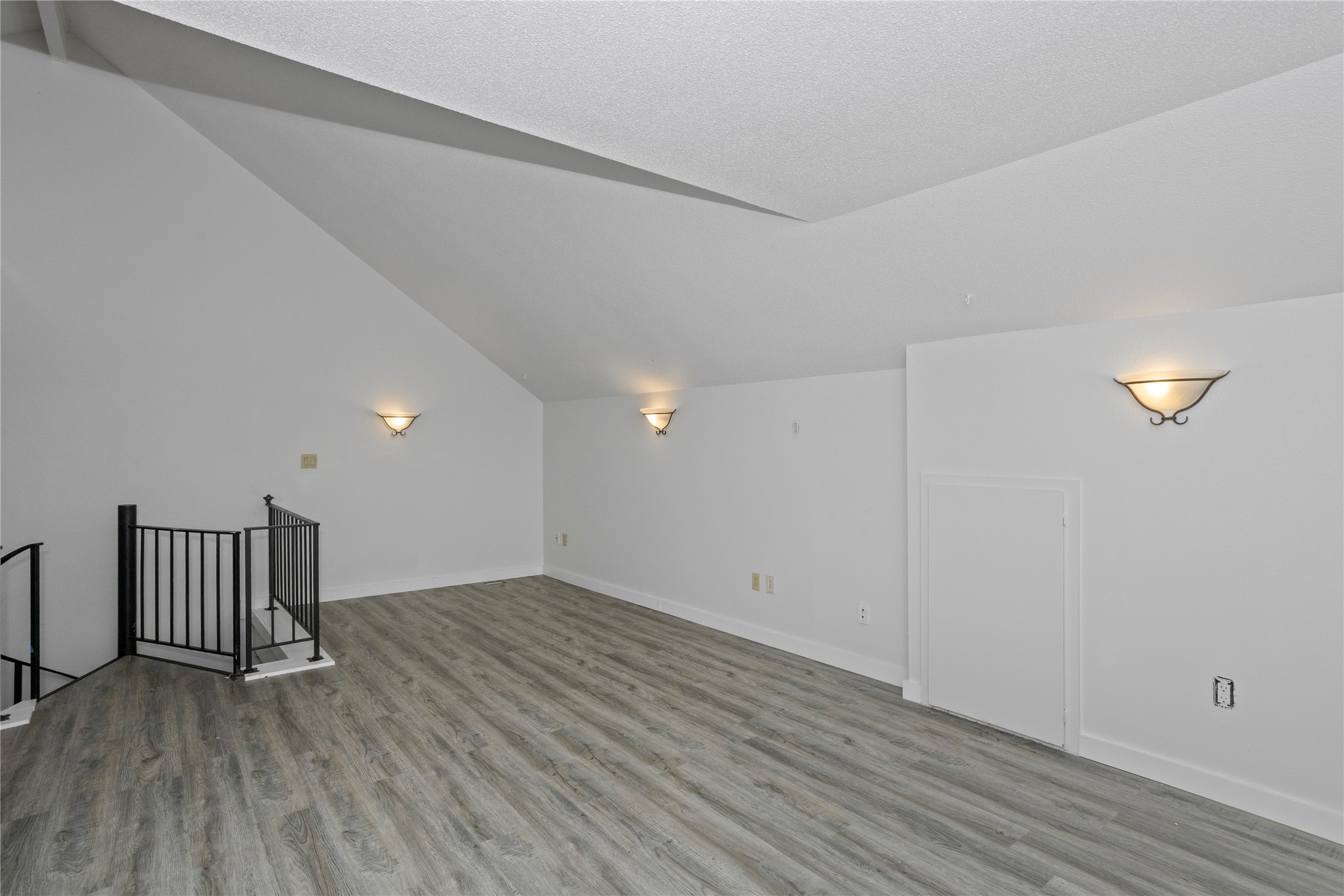 724 Knolls Court
