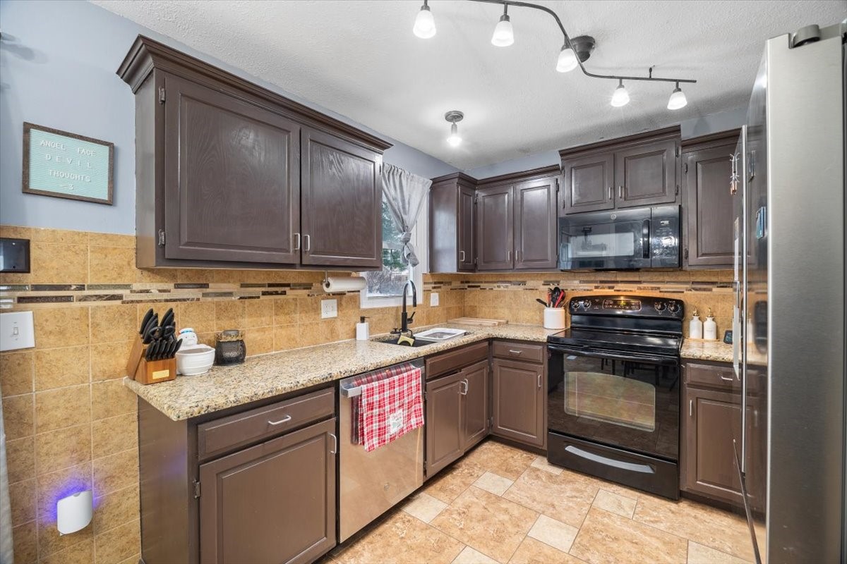 4838 Candlewick Drive