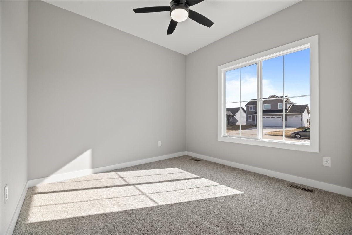 305 NW Lavelle Court