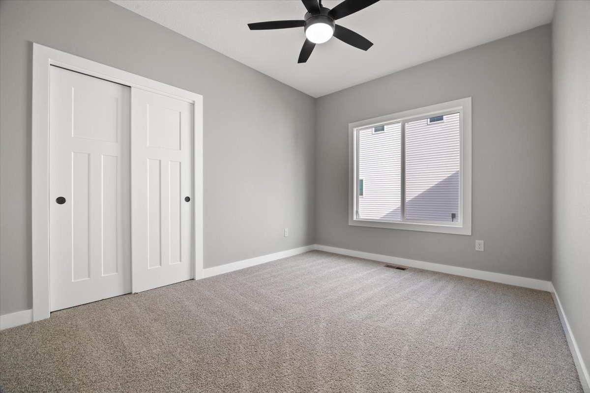 305 NW Lavelle Court