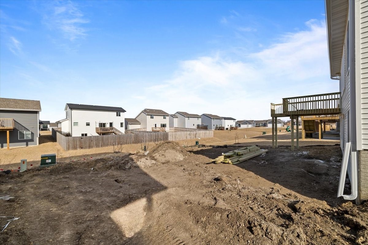 305 NW Lavelle Court