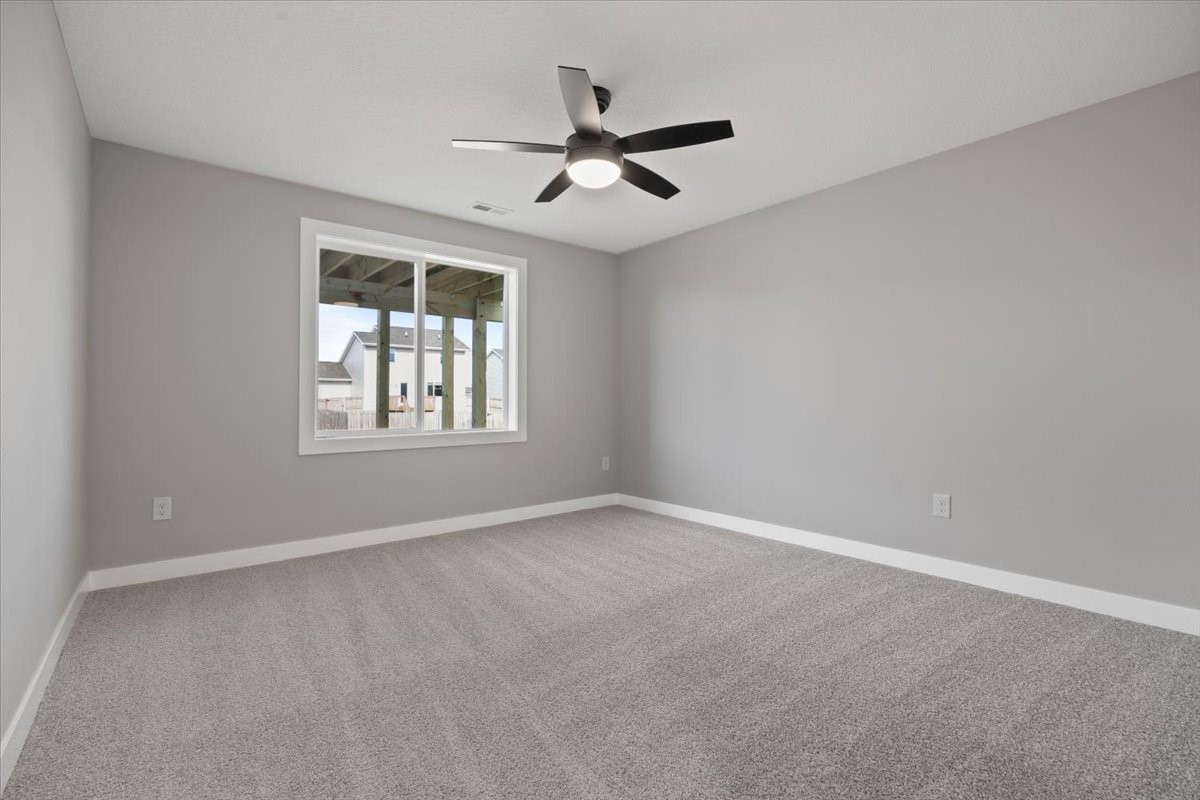 305 NW Lavelle Court