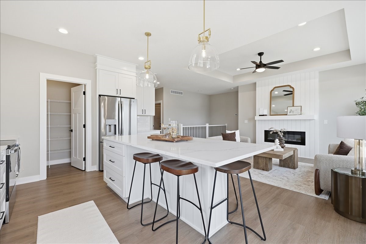 305 NW Lavelle Court