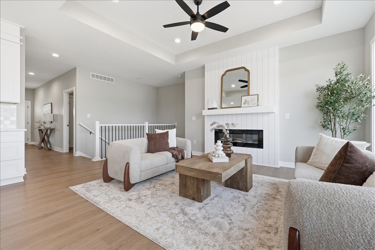 305 NW Lavelle Court