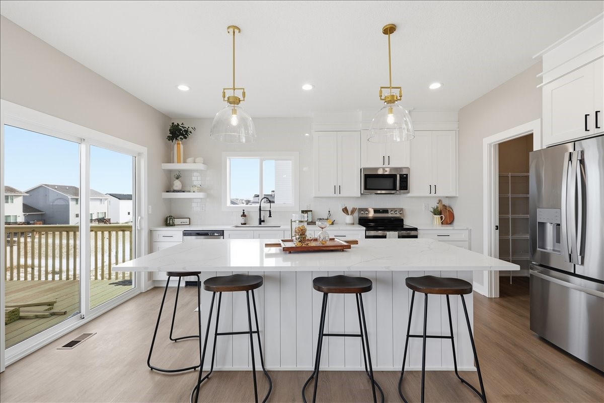 305 NW Lavelle Court