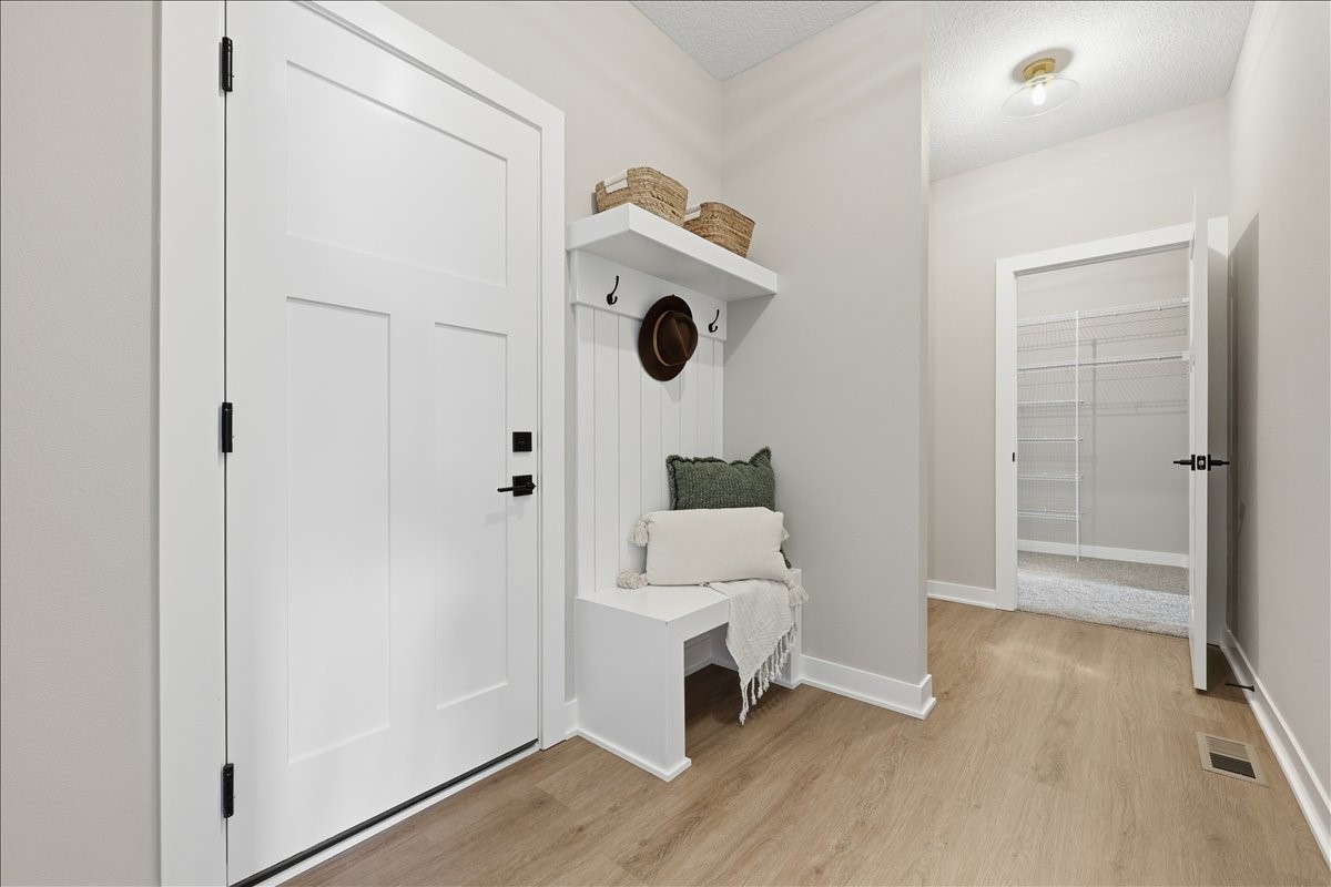 305 NW Lavelle Court