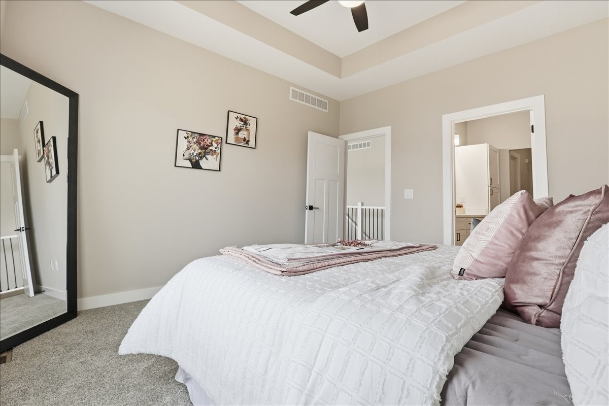 305 NW Lavelle Court