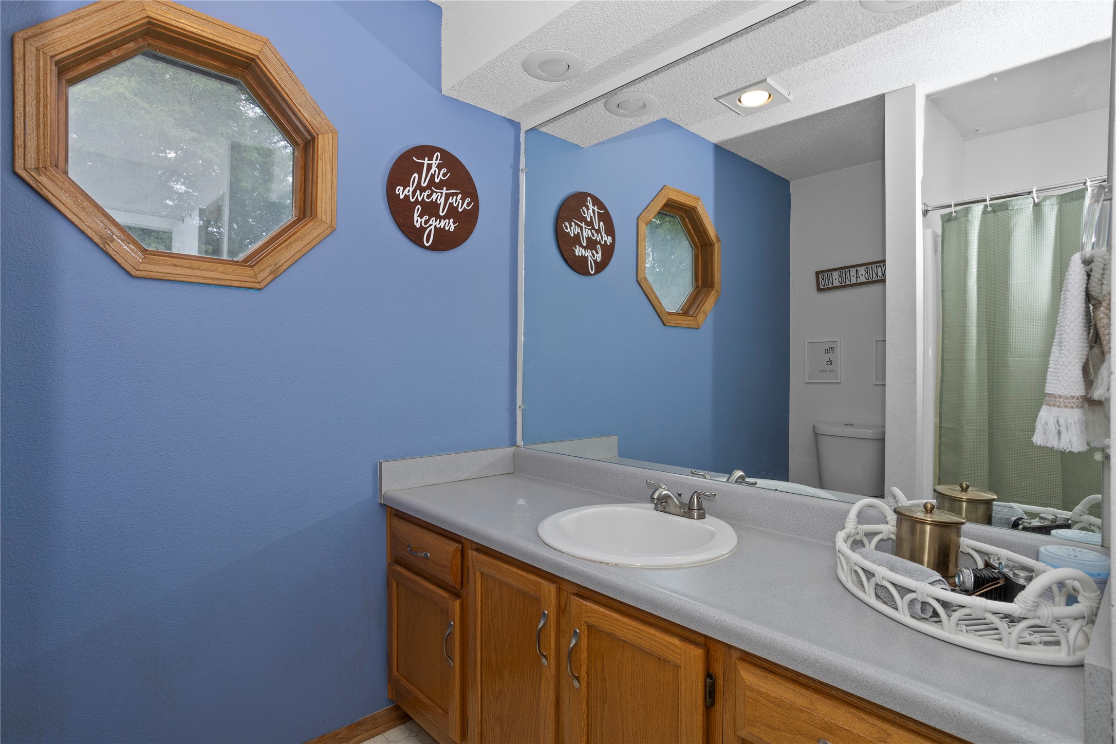 7014 Northview Drive