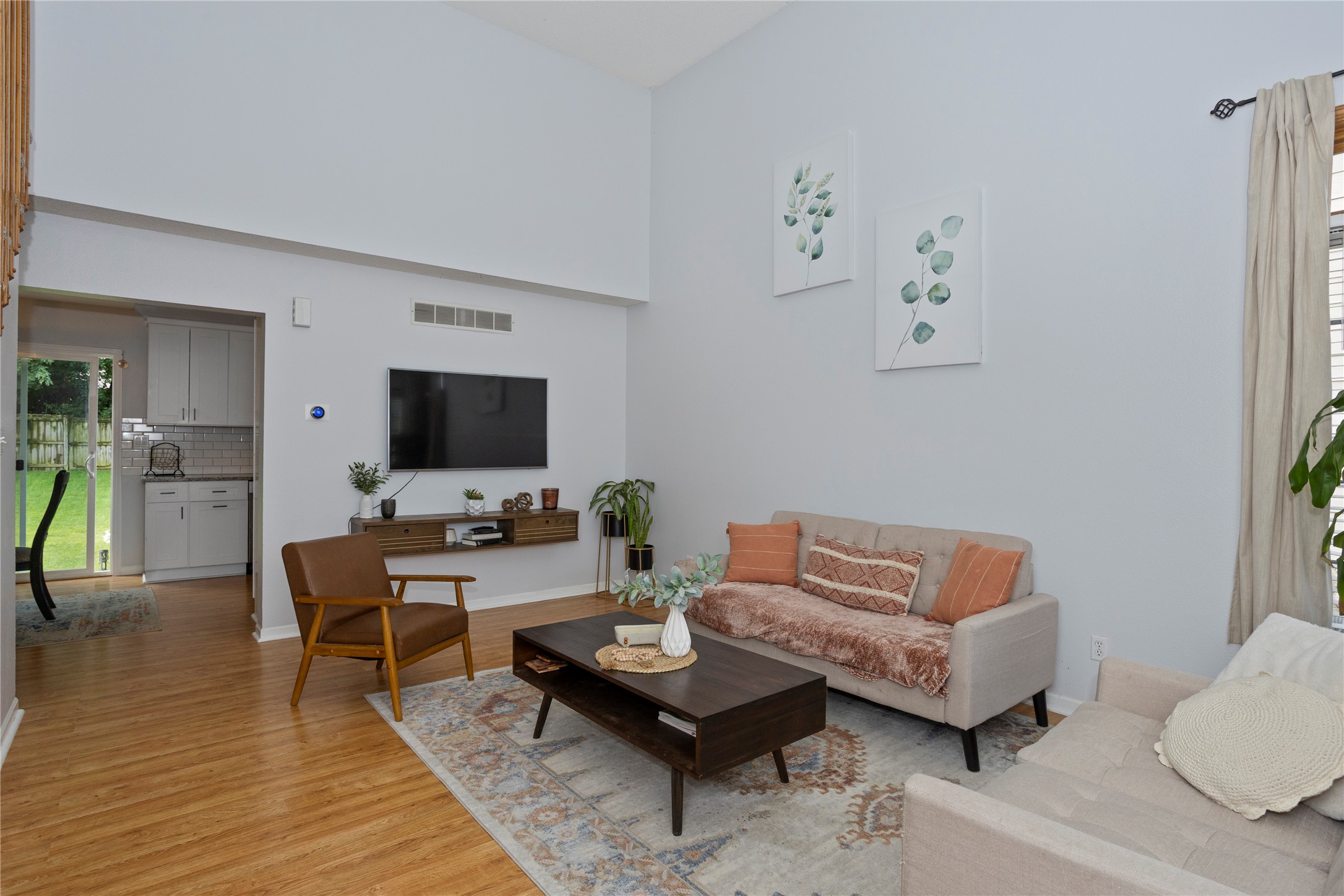 7014 Northview Drive