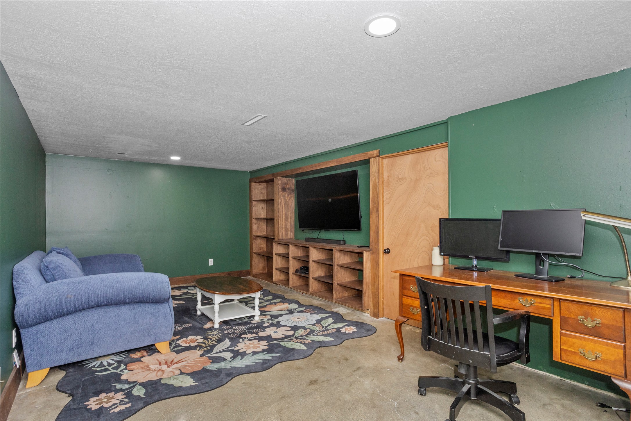 310 Ashworth Drive