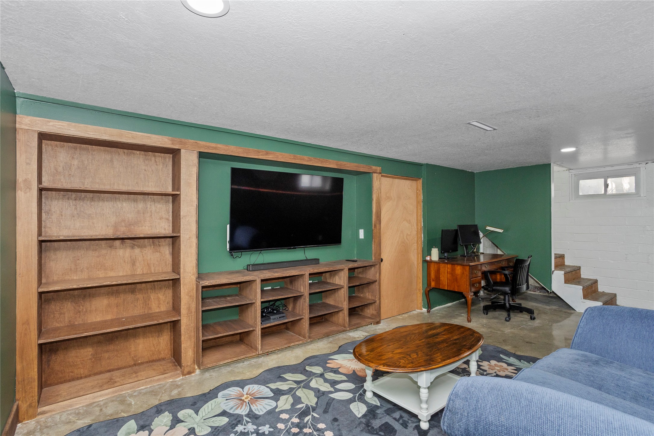 310 Ashworth Drive