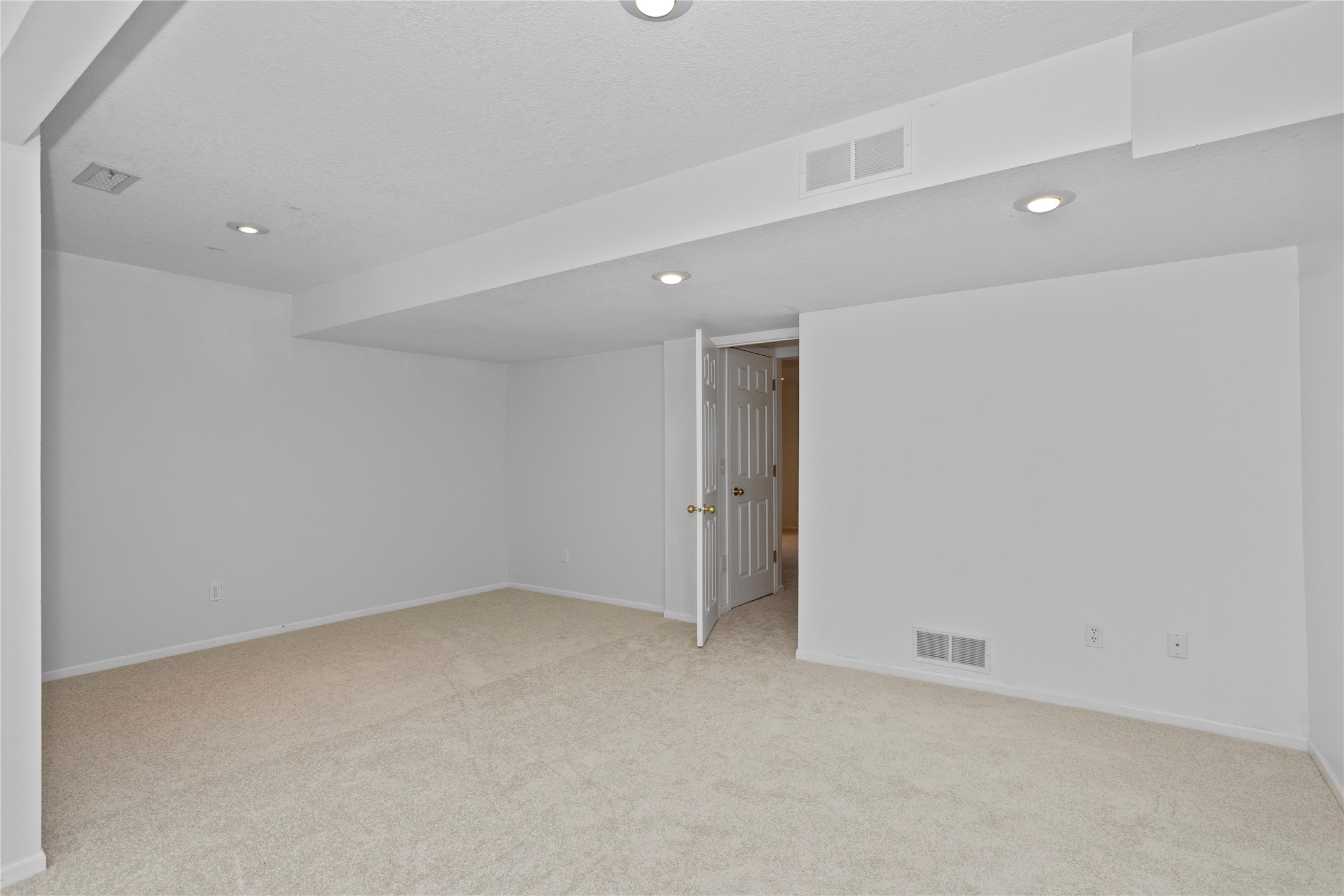 13931 Oak Brook Drive