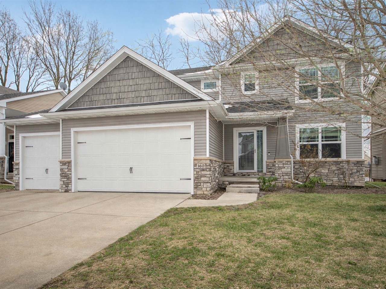 160 SE Dillon Drive