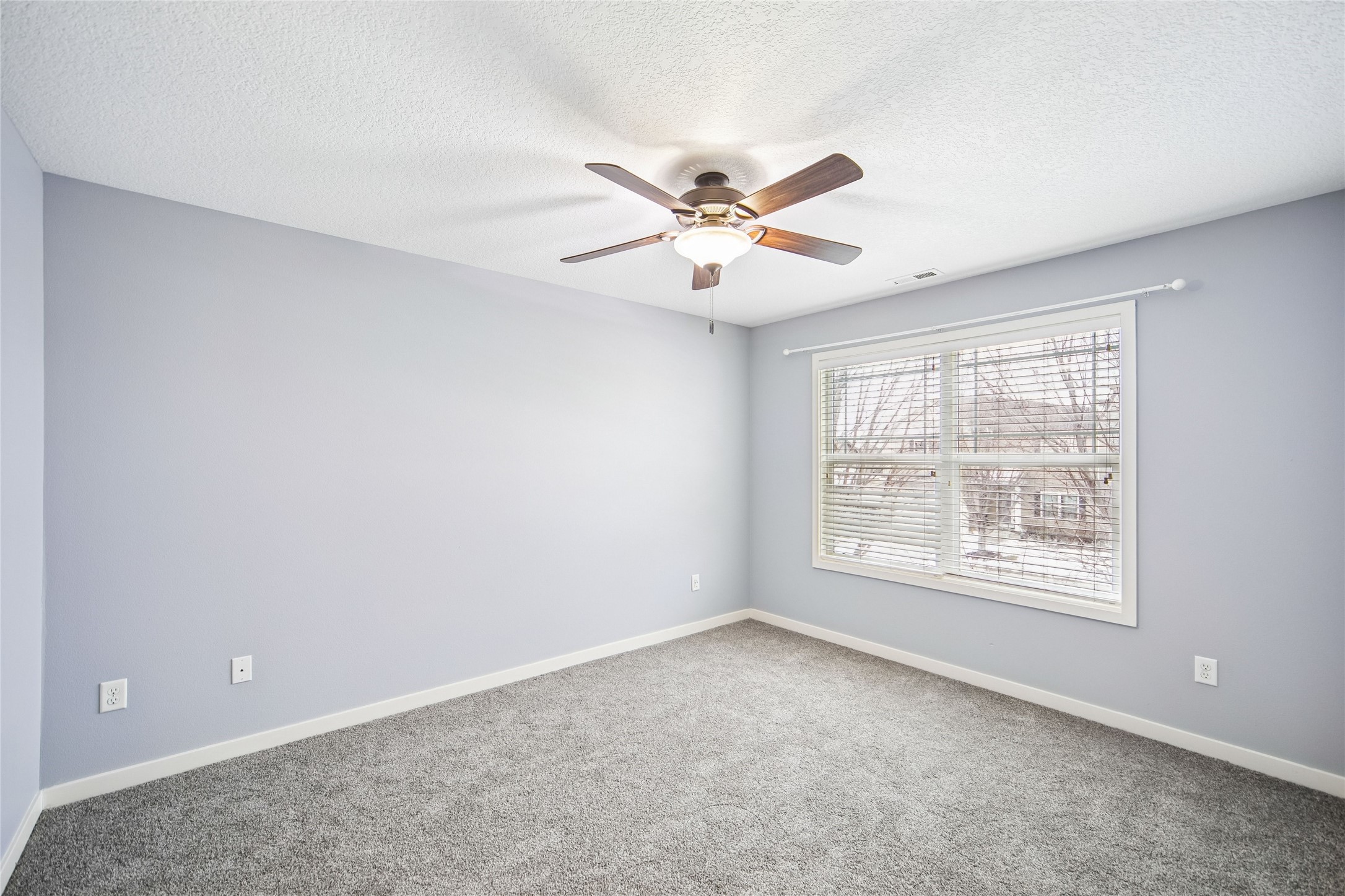 160 SE Dillon Drive