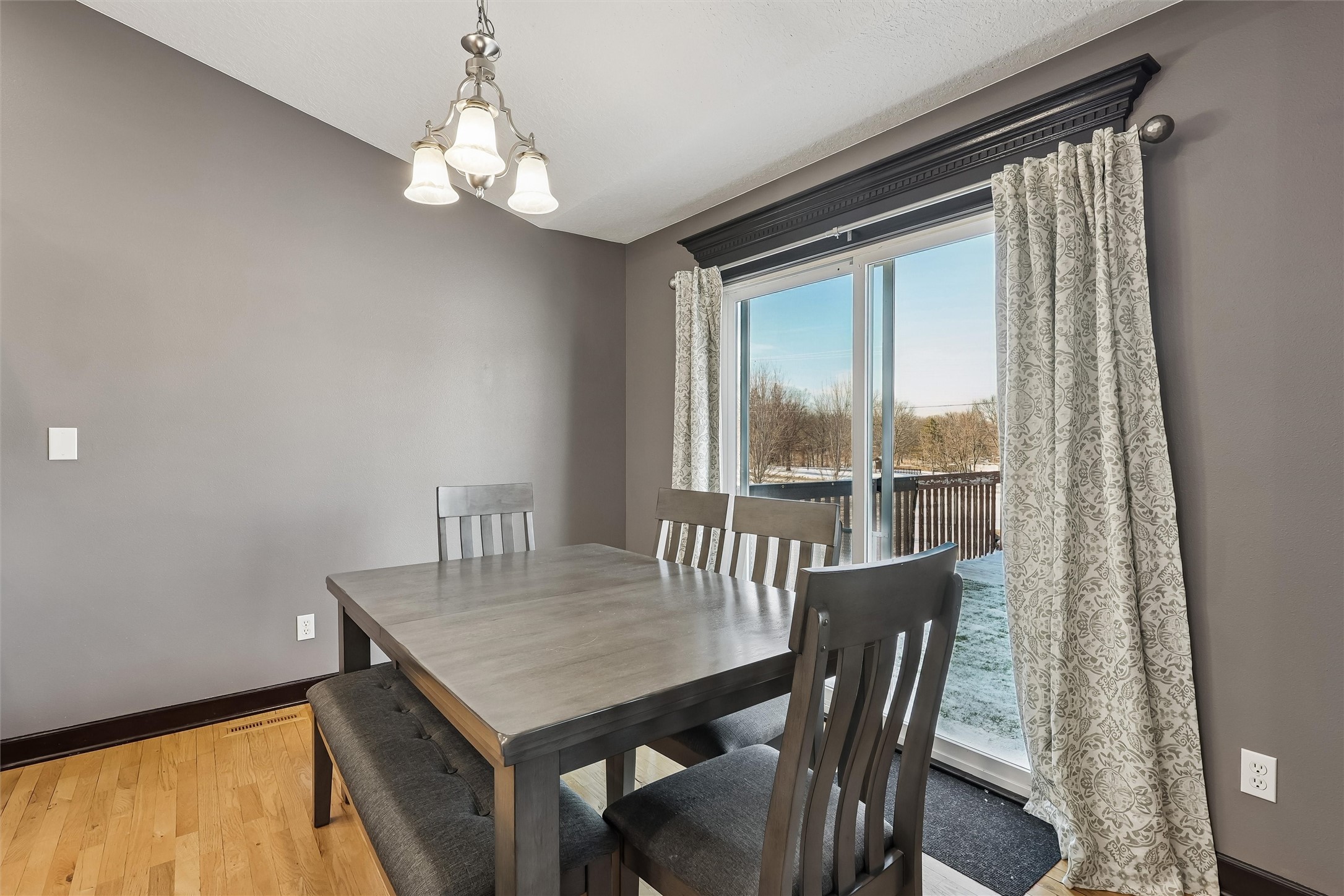 2818 E Kenyon Avenue