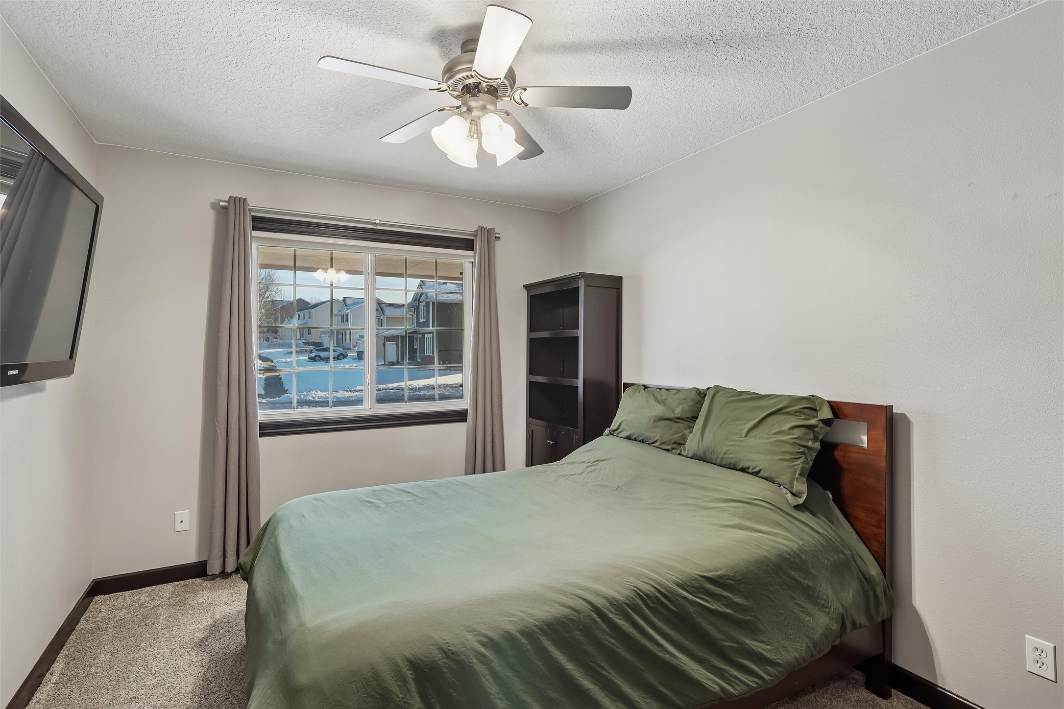 2818 E Kenyon Avenue