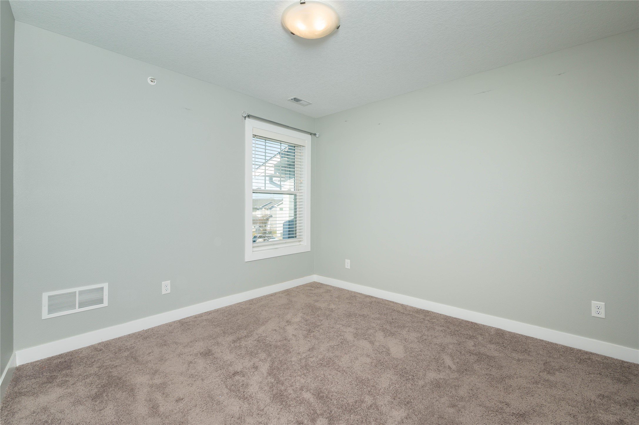 1405 NE Mocking Bird Lane
