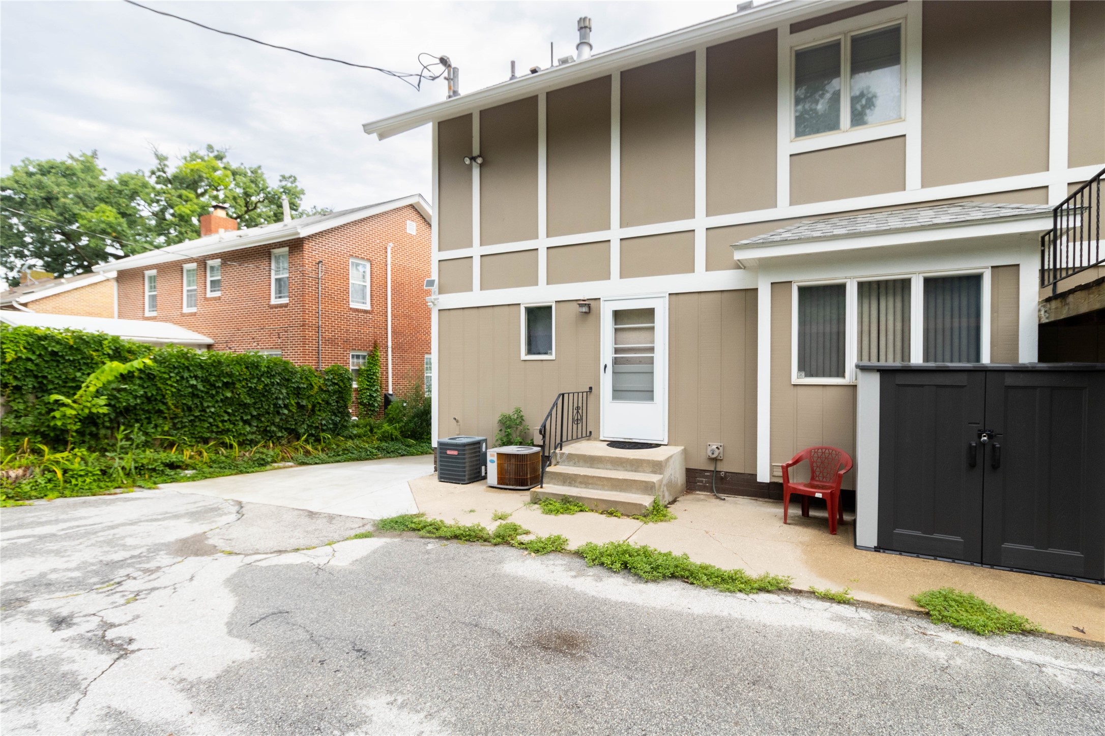 5322 Ingersoll Avenue A-1