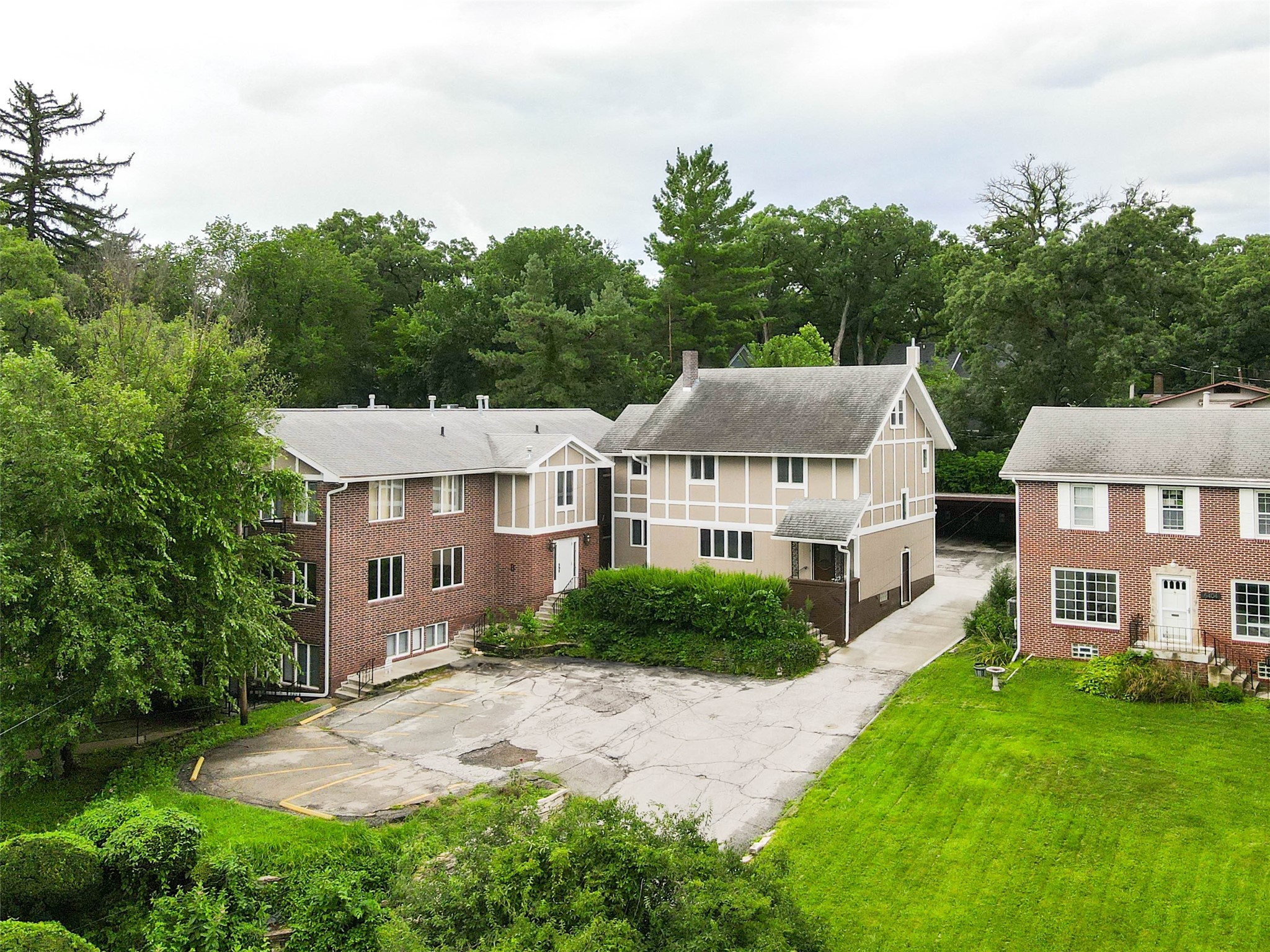 5322 Ingersoll Avenue A-1