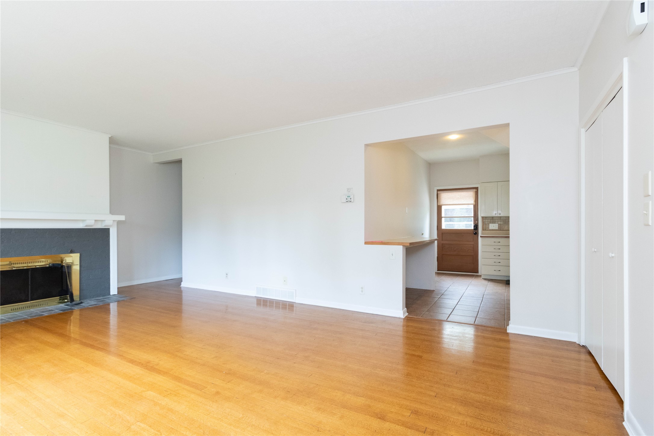 5322 Ingersoll Avenue A-1