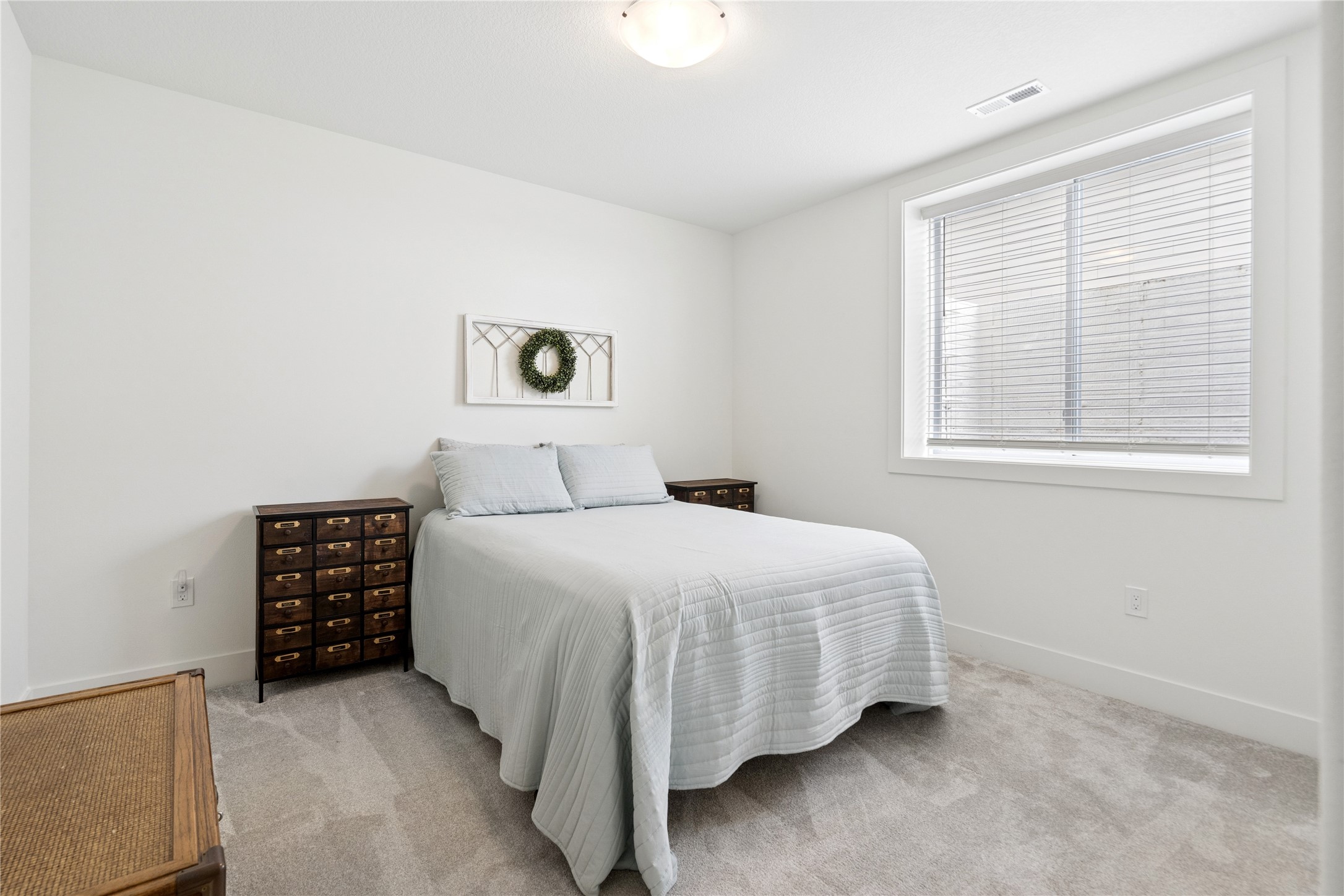 40 NW Valleyview Drive