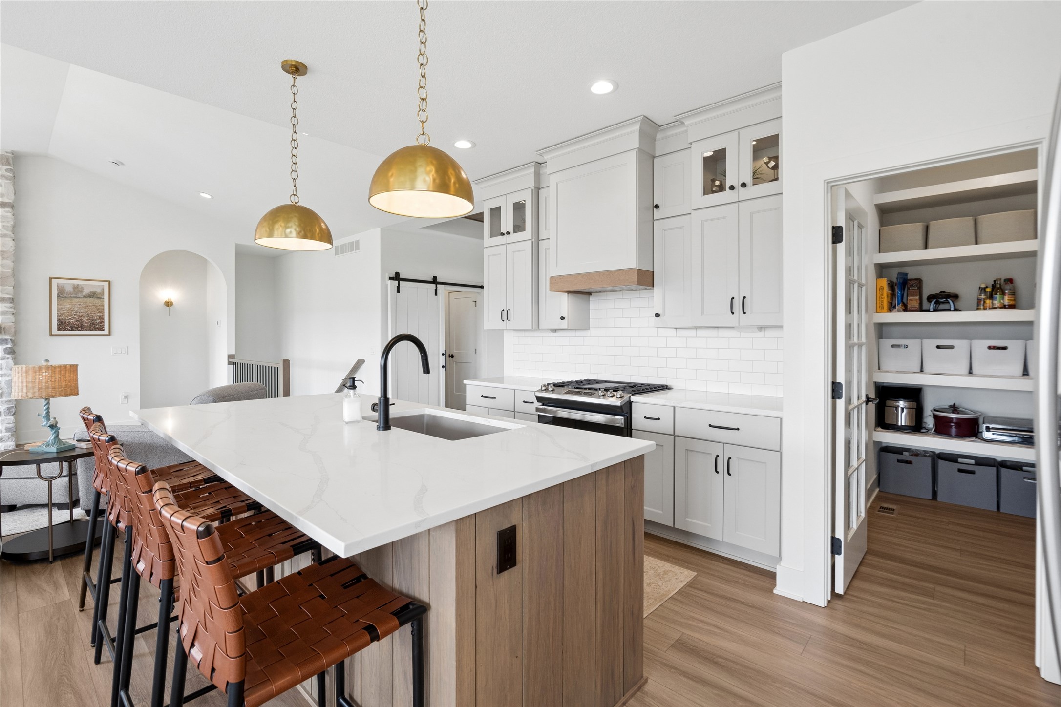 40 NW Valleyview Drive