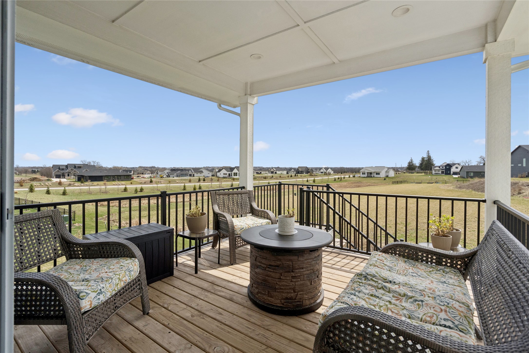 40 NW Valleyview Drive