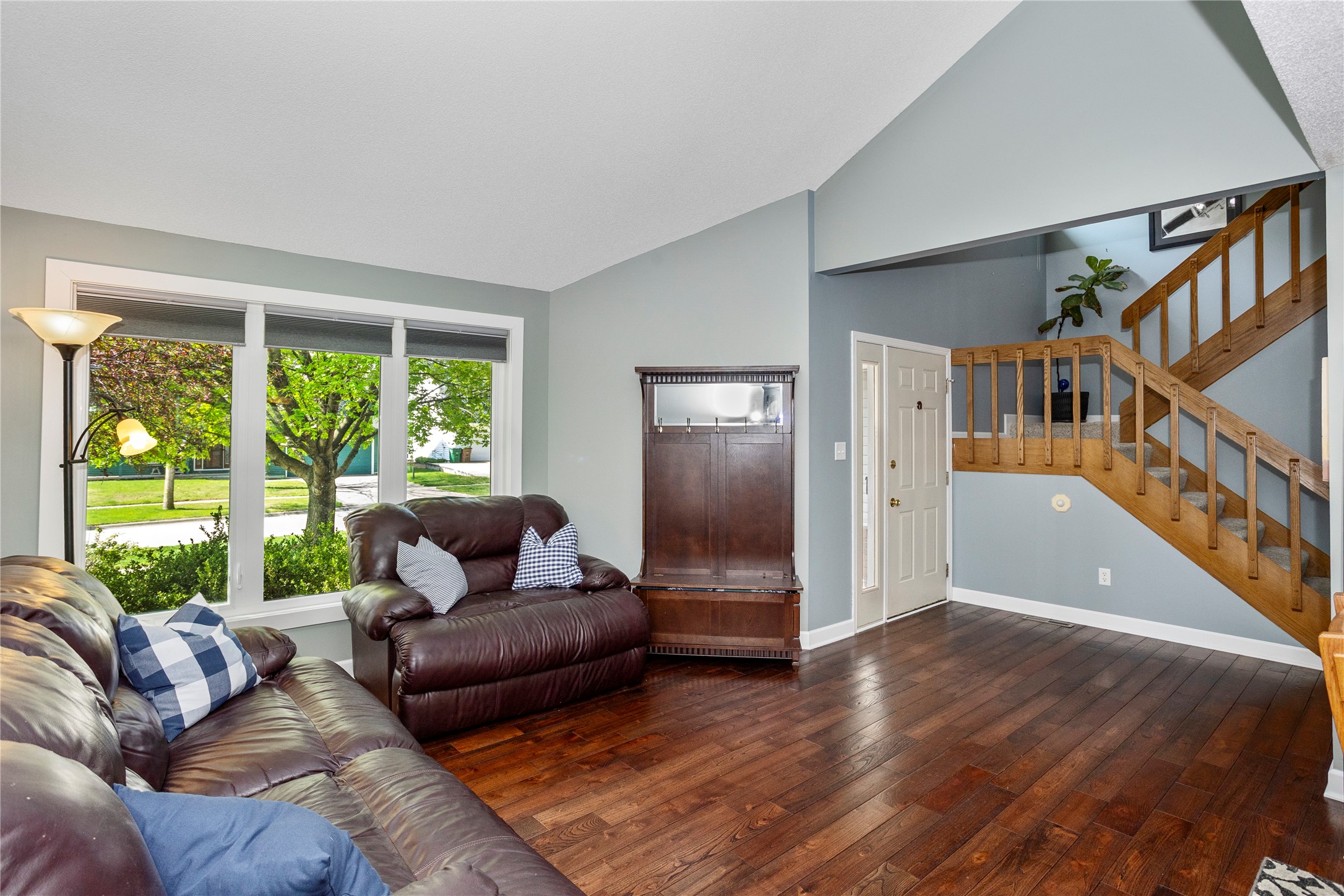 4643 Elm Street