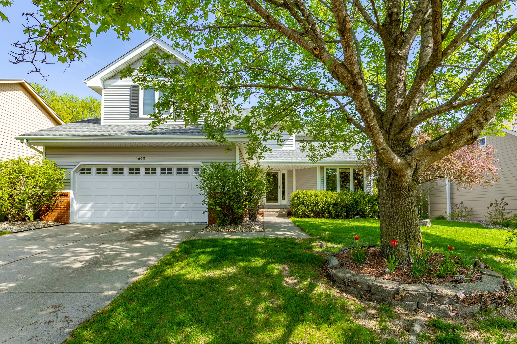4643 Elm Street