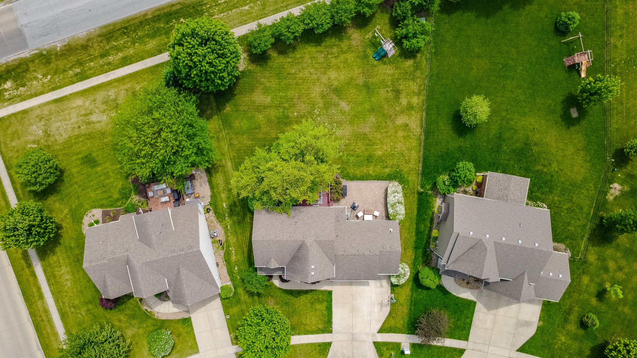 207 SW Oakmont Drive