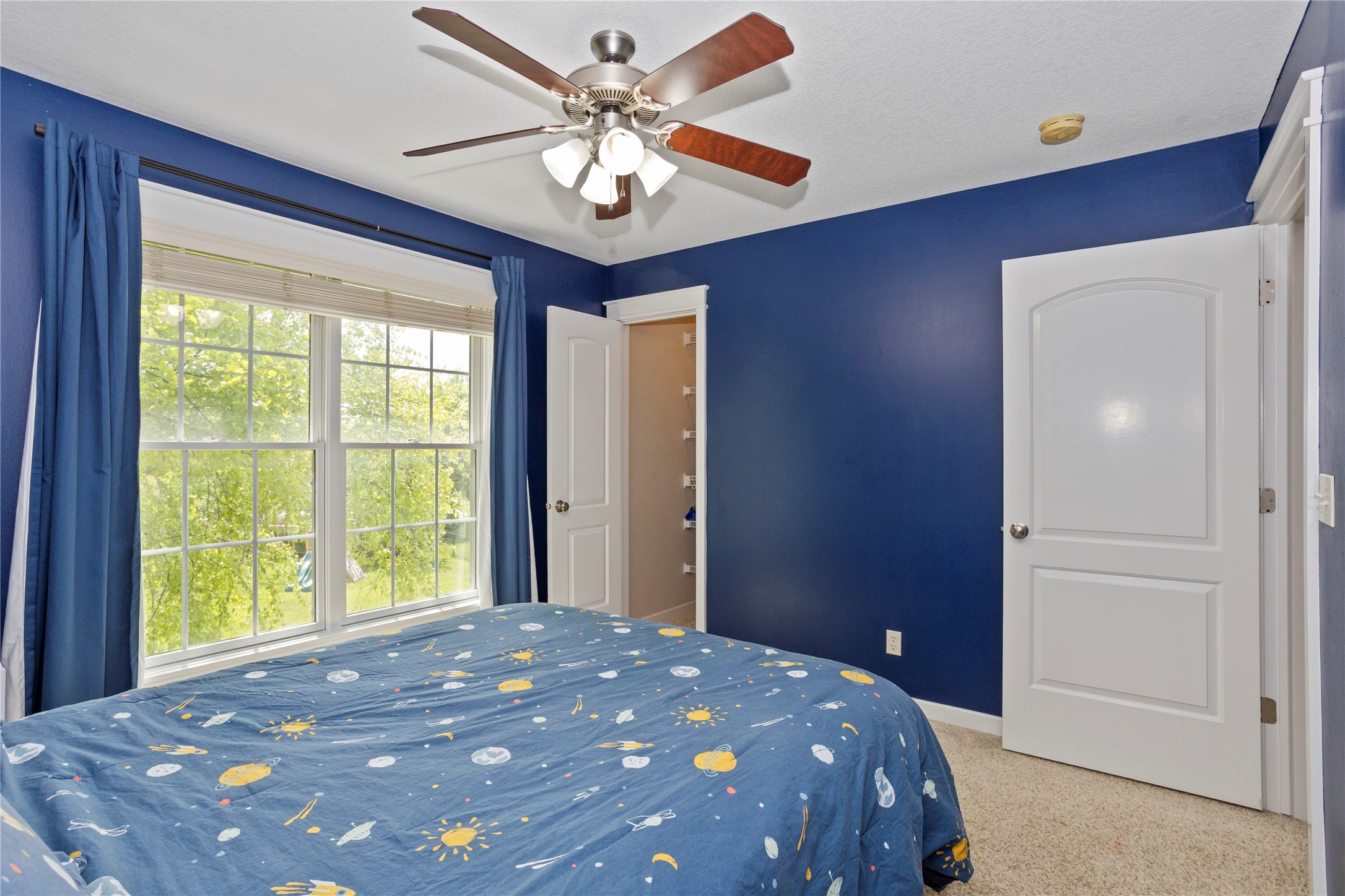 207 SW Oakmont Drive