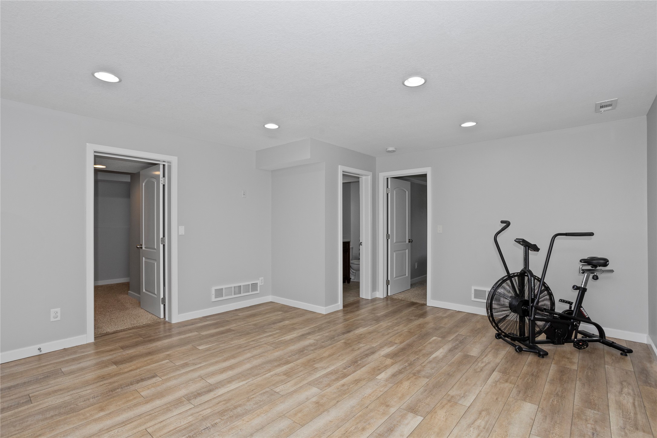 207 SW Oakmont Drive
