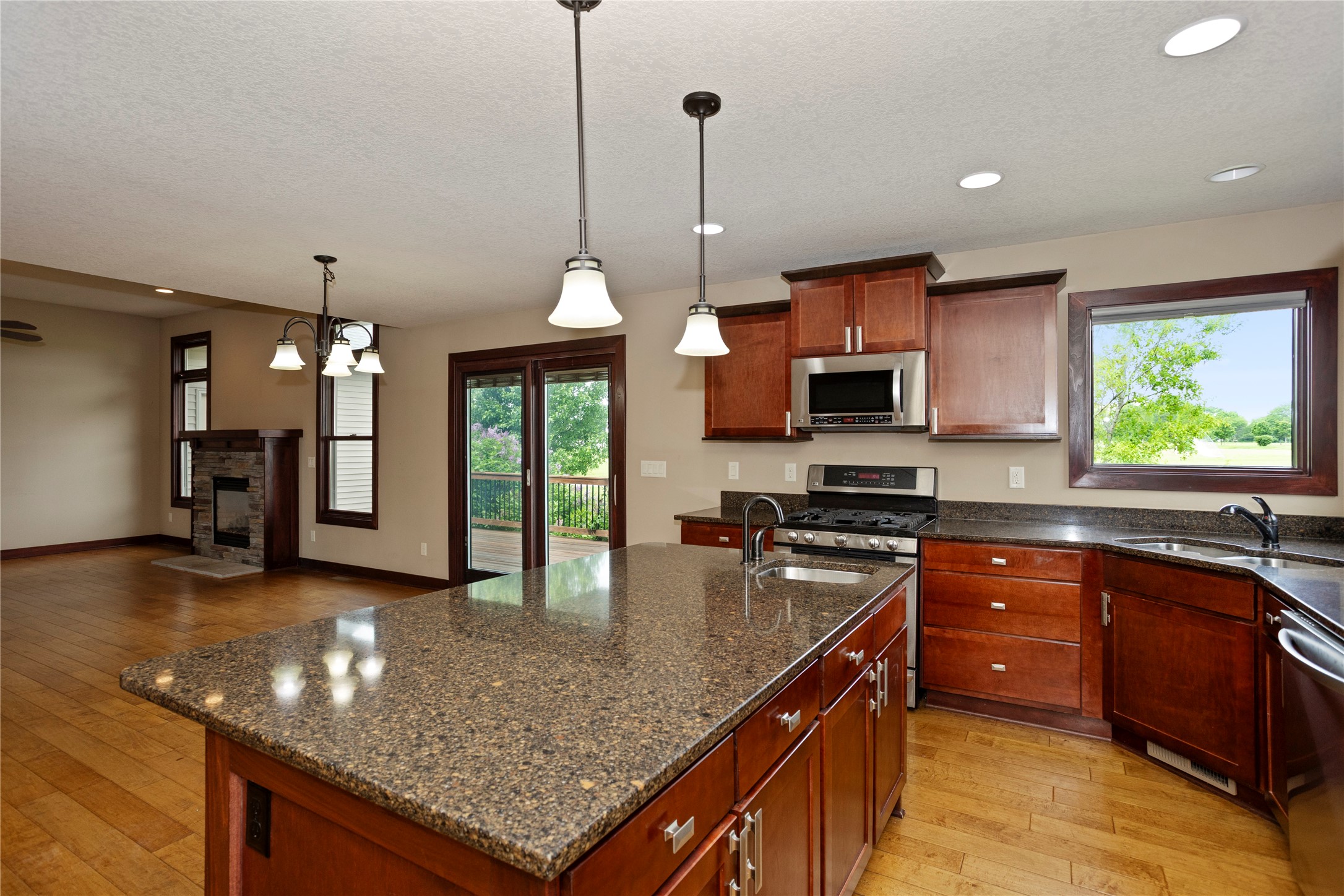 908 SE Trail Ridge Road