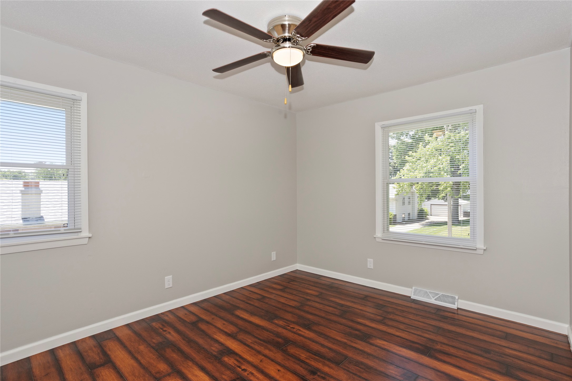 5107 SW 16th Place
