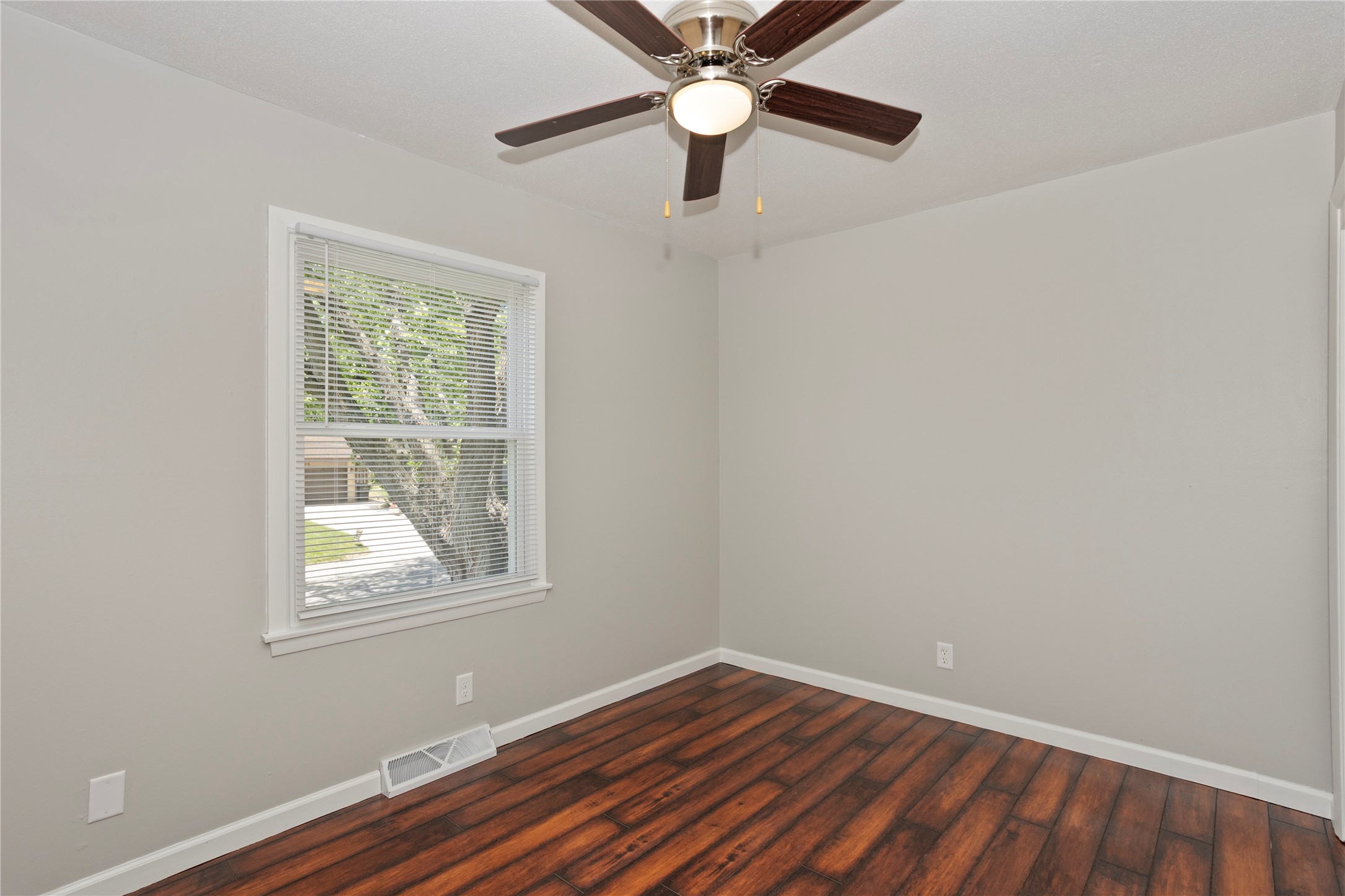 5107 SW 16th Place