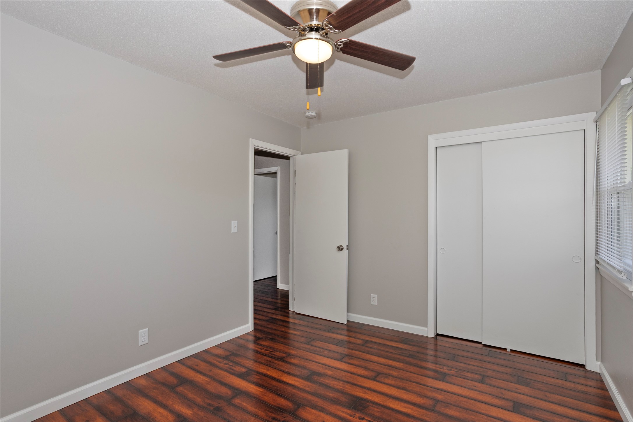 5107 SW 16th Place
