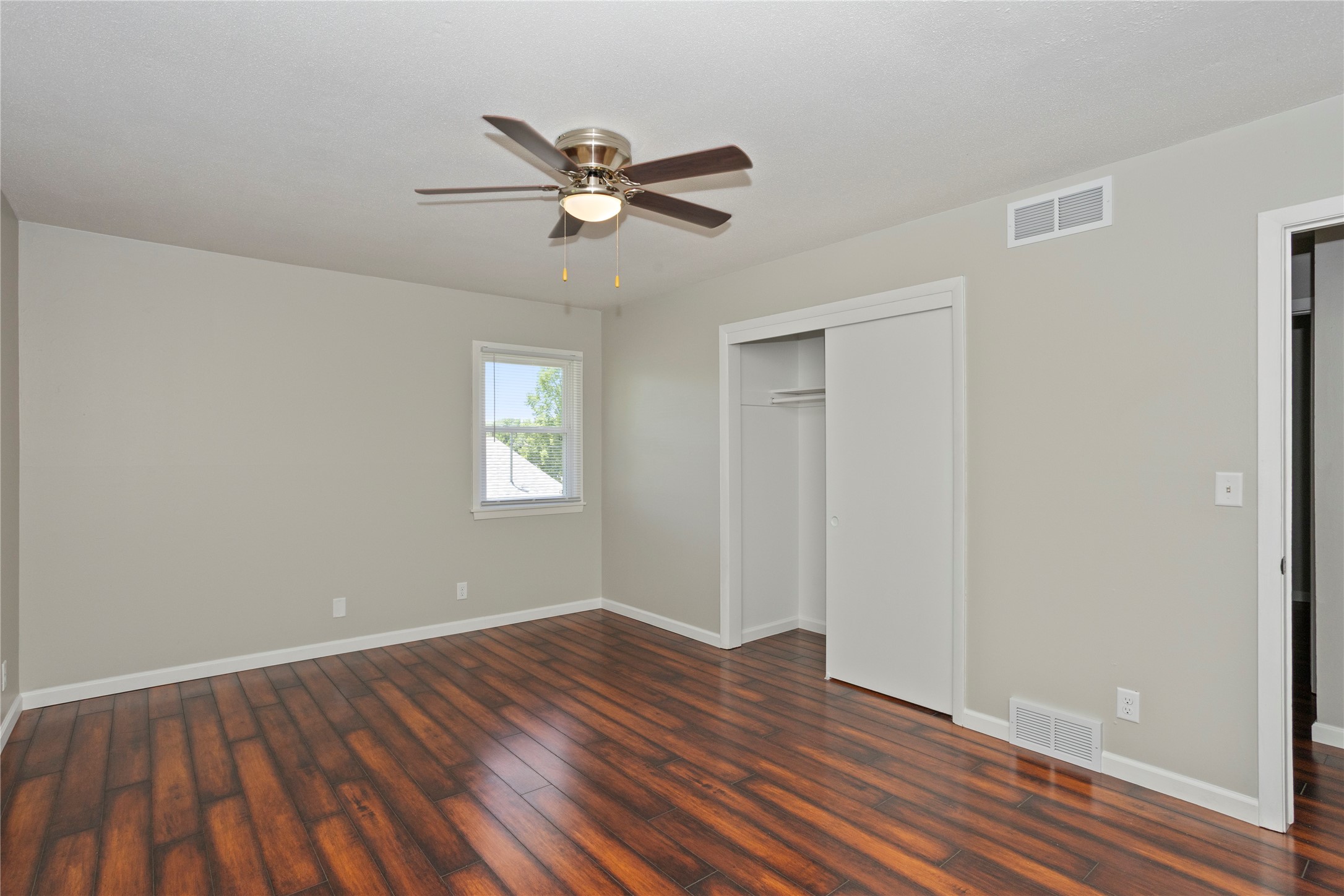 5107 SW 16th Place