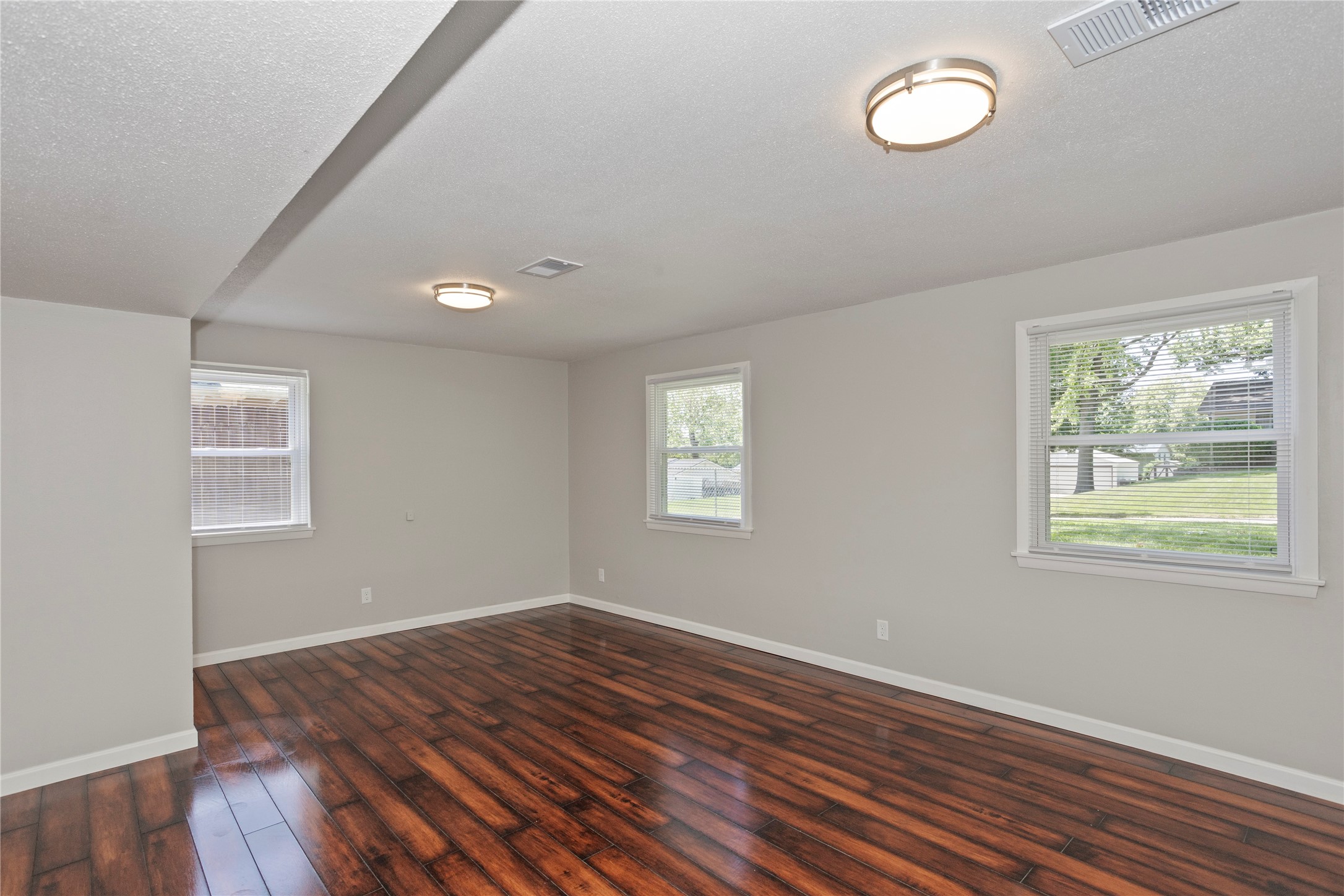 5107 SW 16th Place