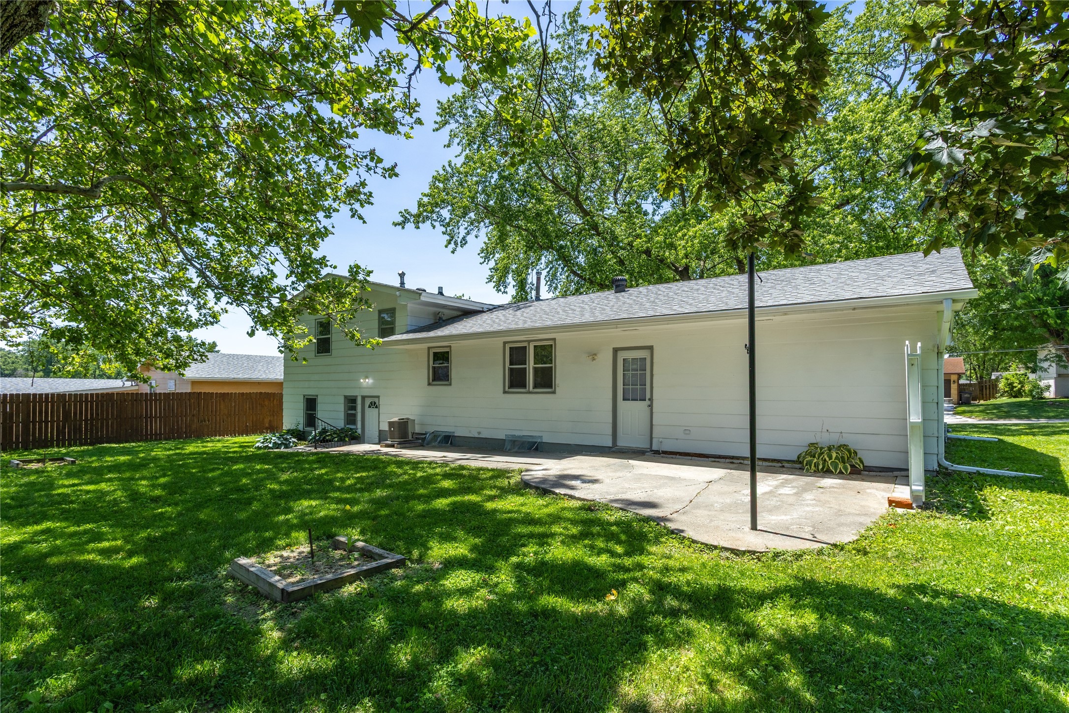 5107 SW 16th Place