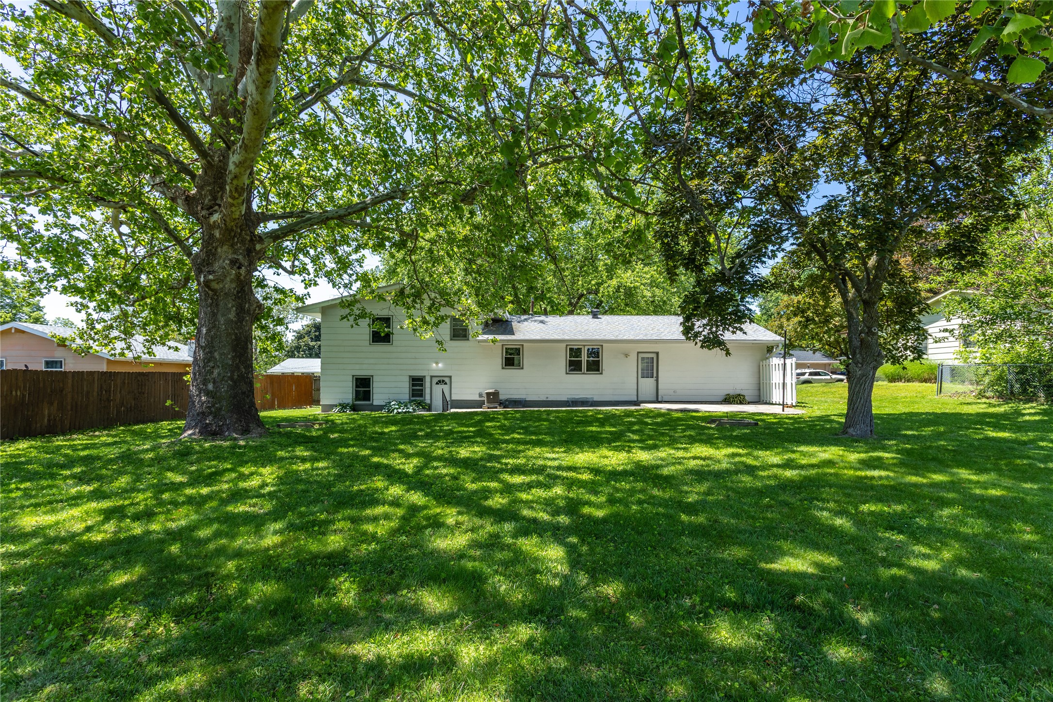 5107 SW 16th Place