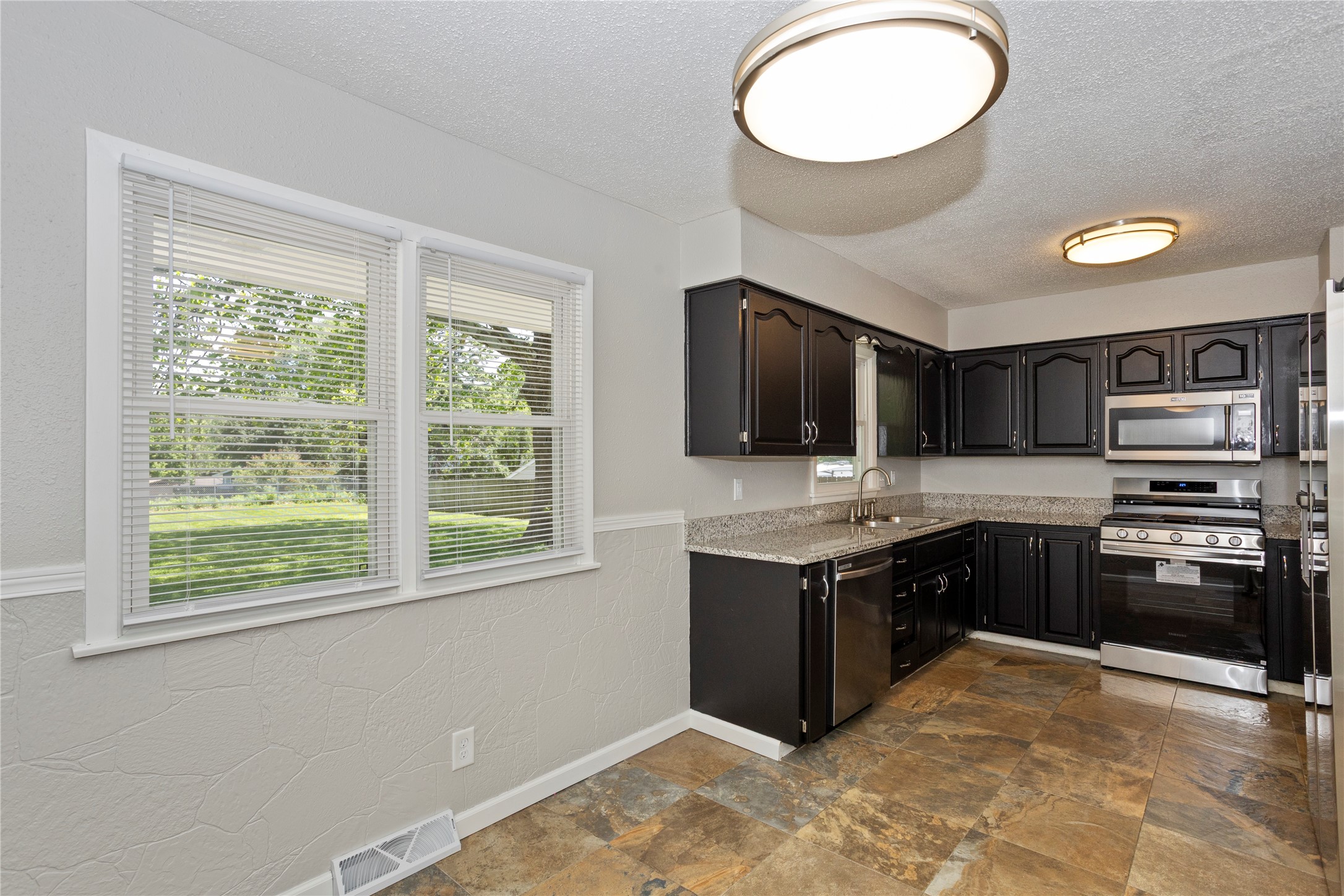 5107 SW 16th Place