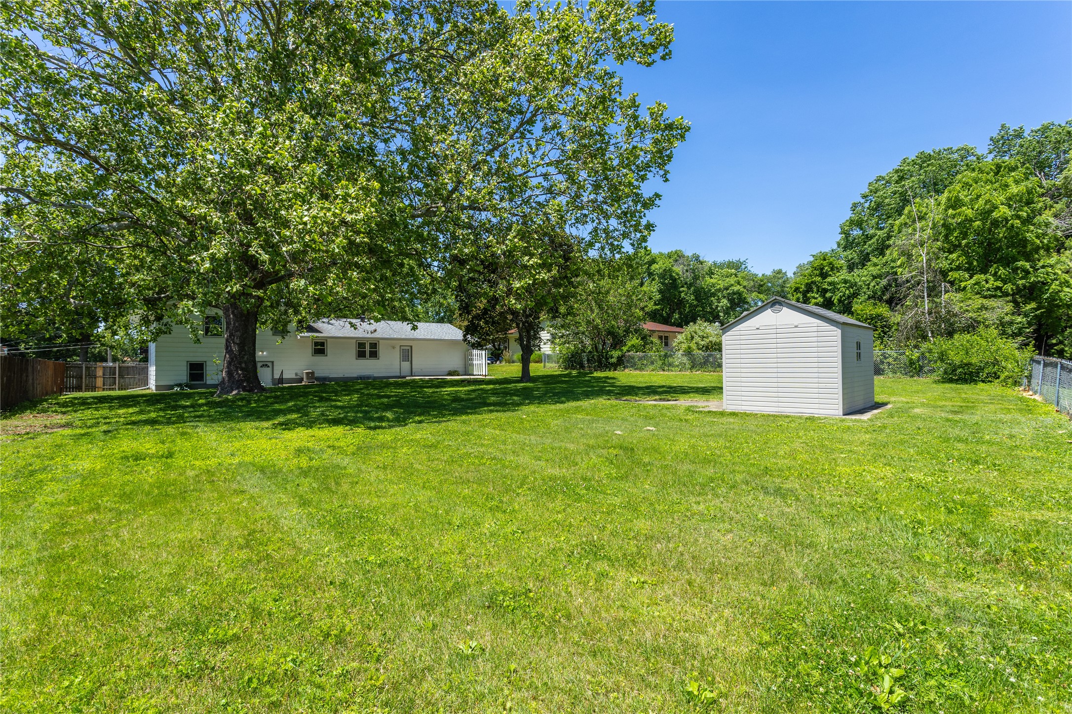5107 SW 16th Place